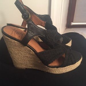 Lucky brand crochet and twine Wedges
